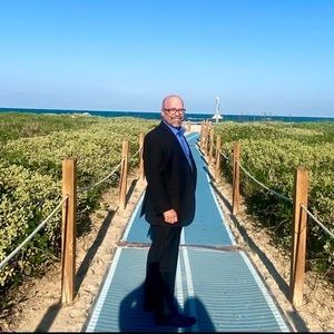 Meet your Posher, Tom